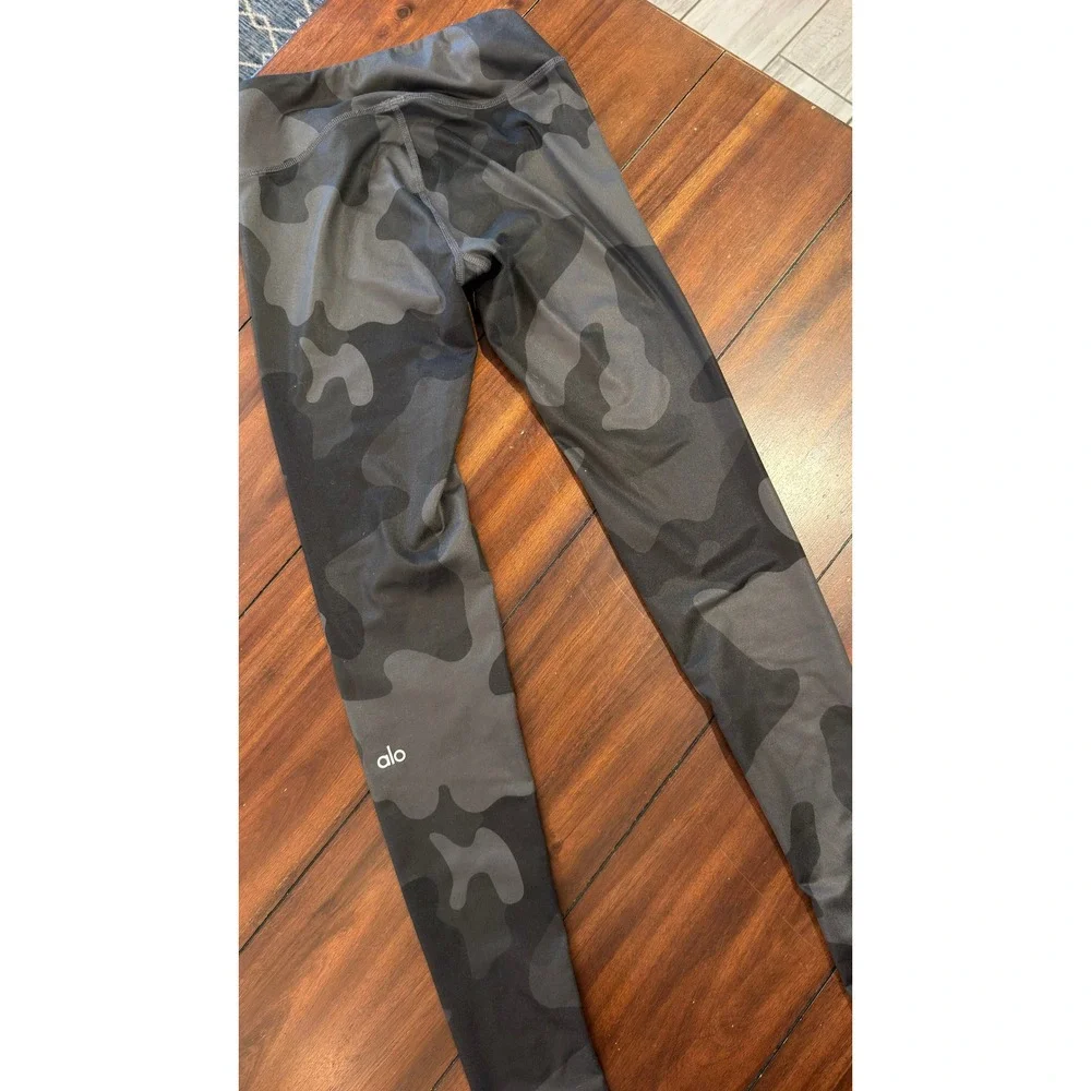 Alo Yoga Dark Camo High Waist Full Length Leggings Women's Small Black Grey